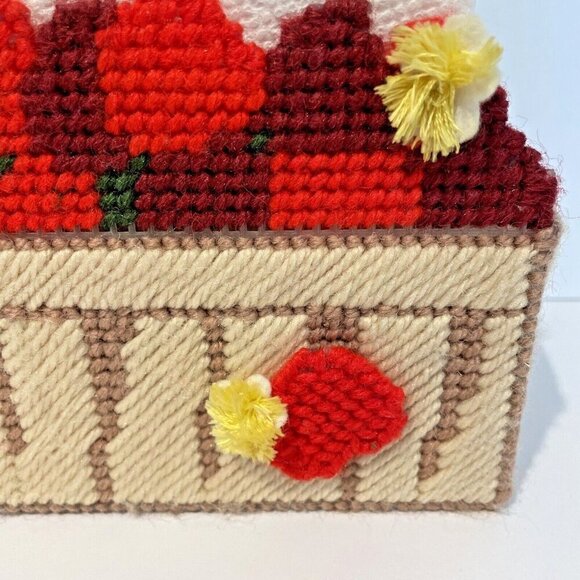 Vintage 60s Needlepoint Napkin Holder Strawberry Basket Cottagecore Handcrafted - Picture 3 of 12